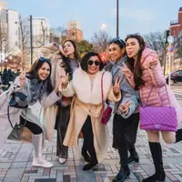 Melihat gaya kompak Jessica Mila bersama kakak ipar dan ibu mertua saat liburan di Jepang (@jscmila)