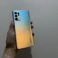 Oppo Reno6, hadir dengan desain yang mirip dengan Reno5 namun memiliki sejumlah peningkatan, dari fitur kamera hingga performa. (Liputan6.com/ Agustin Setyo W).