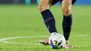 <p>Bek Barcelona, Andreas Christensen mengumpan bola saat bertanding melawan Inter Miami FC pada pertandingan persahabatan pramusim di DRV PNK Stadium di Fort Lauderdale, Florida (19/7/2022). Bercelona menang telak atas Inter Miami 6-0. (AFP/Michael Reaves)</p>