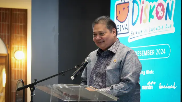 Menteri Koordinator Bidang Perekonomian Airlangga Hartarto dalam acara Opening Ceremony Peluncuran Program Belanja di Indonesia Aja (BINA) Diskon 2024 pada Jumat (20/12/2024. (Dok Kemenko Perekonomian)