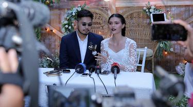 Alasan Petra Sihombing Firrina Sinatrya Menangis Saat Menikah News Entertainment Fimela Com