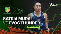Berita video highlights laga IBL 2023 antara Satria Muda Pertamina Jakarta melawan EVOS Thunder Bogor yang berakhir dengan skor 70-64, Rabu (18/1/2023) siang hari WIB.
