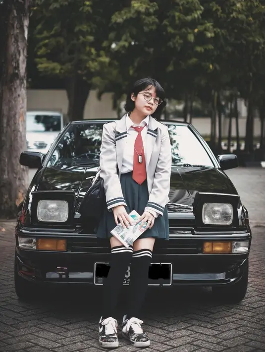 Gadis yang kini kuliah di AS itu kerap cosplay karakter anime Jepang. Gayanya yang nyentrik selalu menarik perhatian. [@cintakuya].
