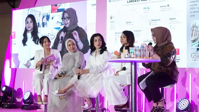 Foto pemberian materi oleh dr. Yulia Ariani Aswin,SpA(K) (Genomic Expert)