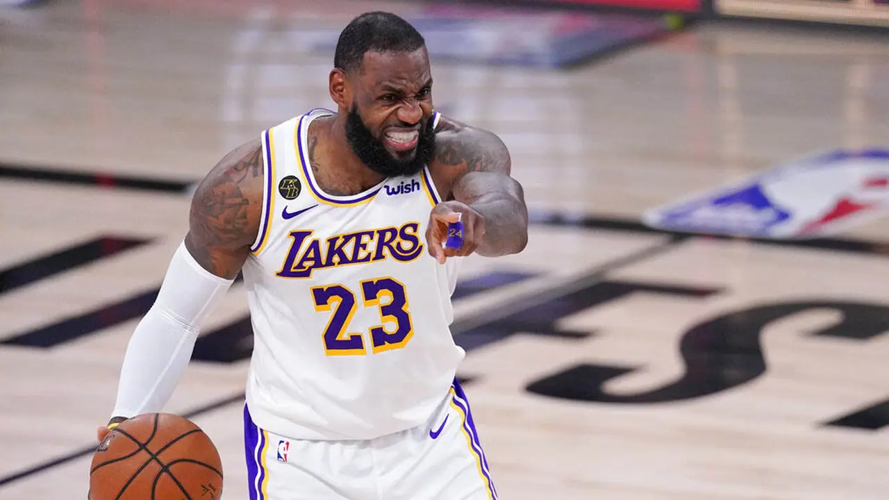 LeBron James Gemilang, LA Lakers Genggam Tiket Final Wilayah Barat