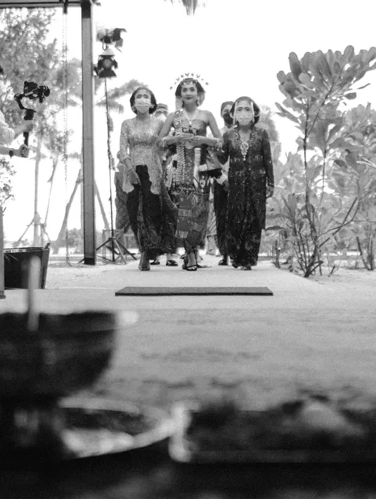 Adipati Dolken dan Canti Tachril (Instagram/adipati)