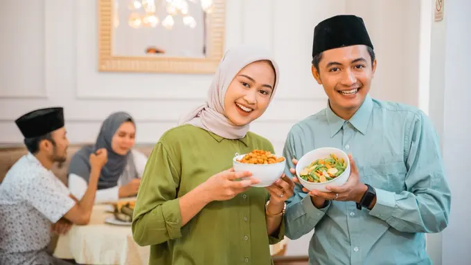 hari raya kumpul keluarga muslim berhijab