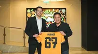 Justin Hubner bersama Ketua PSSI, Erick Thohir. (Bola.com/Dok.Instagram Erick Thohir).