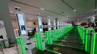 Contoh kecanggihan di bandara Abu Dhabi, Imigrasi Indonesia datangkan kembali 24 mesin auto gate di Tempat Pemeriksaan Imigrasi (TPI) Kedatangan Terminal 3 Bandara Soekarno Hatta. Sehingga total hingga akhir tahun 2023, akan ada 50 Autogate di kedatangan Terminal 3 Bandara Soekarno Hatta.
