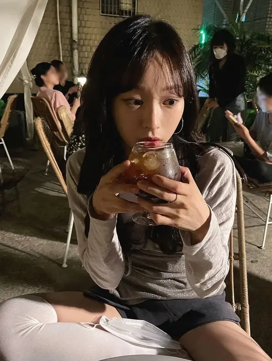 Sebelumnya, Park Bo Yeon dikabarkan dekat dengan Rocky ASTRO setelah bermain di drama web Find Me If You Can. (FOTO: instagram.com/parktigger/)