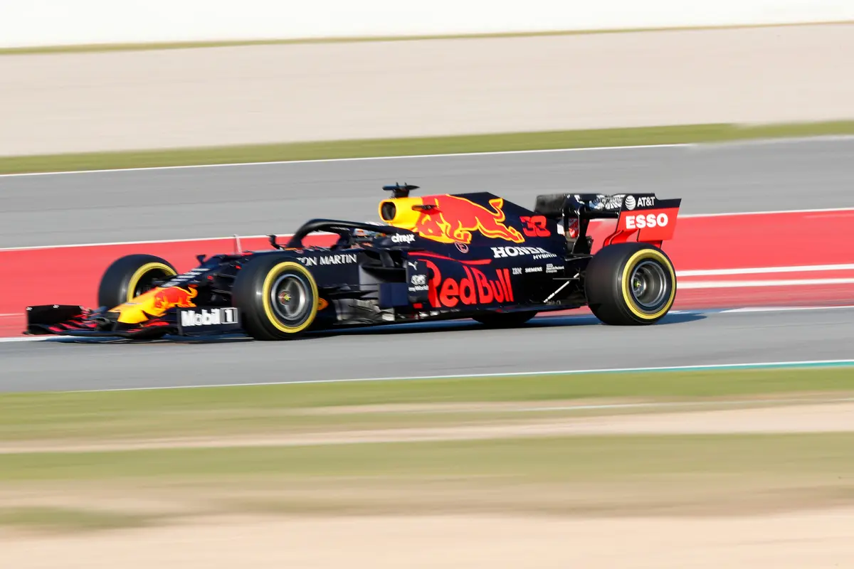 Lewis Hamilton Tercepat di Tes Pramusim F1 Barcelona Sesi 1