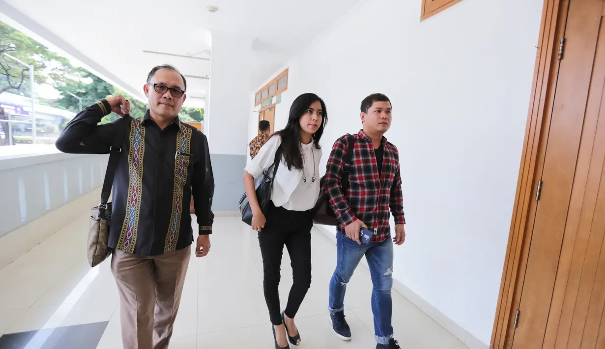 Yeslin Wang istri Delon