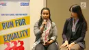 Direktur Fundraising Plan Indonesia, Linda Sukandar dan Maria Dwi Sunardi dari Indonesia Sport Medicine Centre saat media briefing Jelajah Timur - Run for Equality di Jakarta, Senin (30/9/2019). Run for Equality sejauh 57 km melintasi kabupaten Ende – Nagekeo. (Liputan6.com/Fery Pradolo)