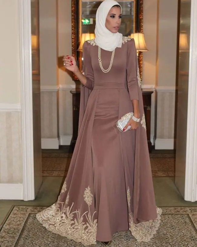Dress hijab ini bikin tampilan kamu makin elegan. (sumber foto:  instagram.com/pinterest)