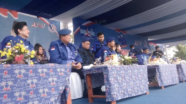 Agus Harimurti Yudhoyon dan Susilo Bambang Yudhoyono di acara Demokrat Banten