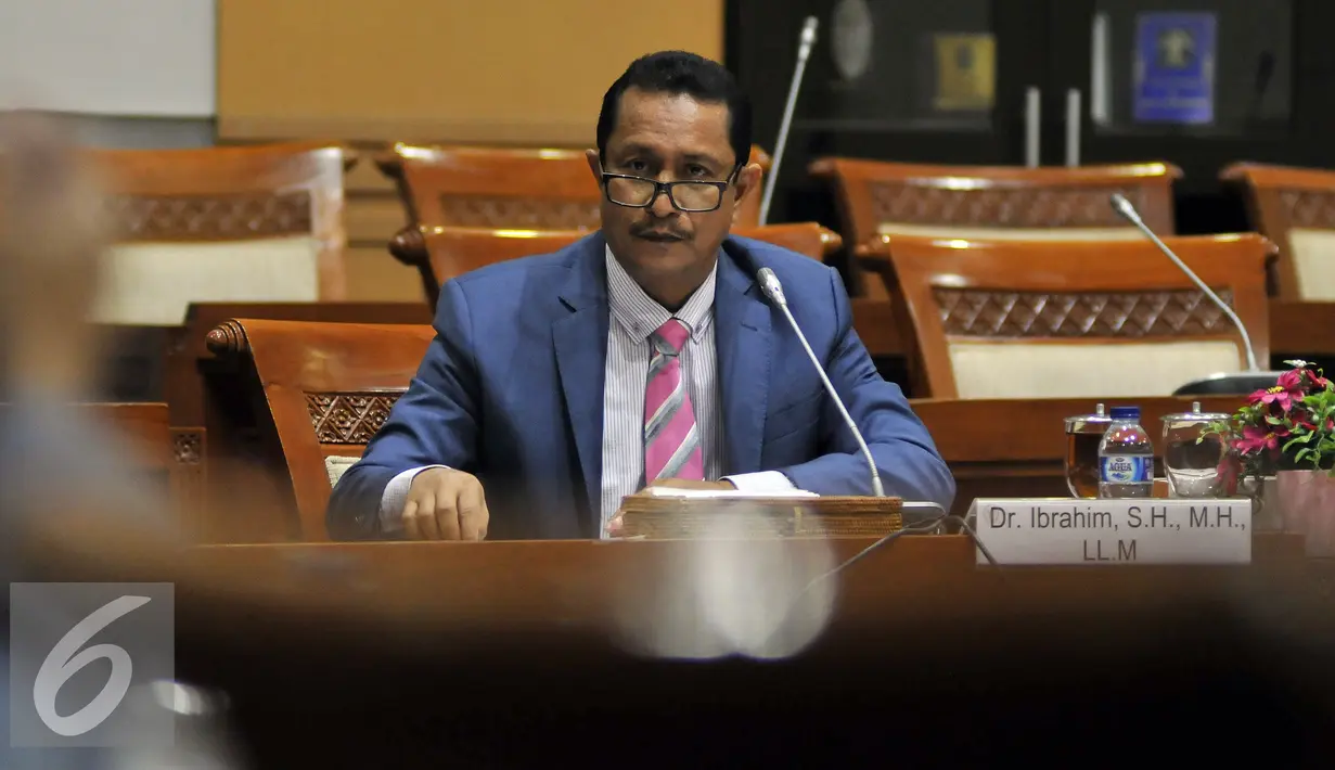 Calon Hakim Agung Ibrahim saat mengikuti uji kelayakan dan kepatutan di Komisi III DPR, Kompleks Parlemen Senayan, Jakarta, Senin (29/8). (Liputan6.com/JohanTallo)