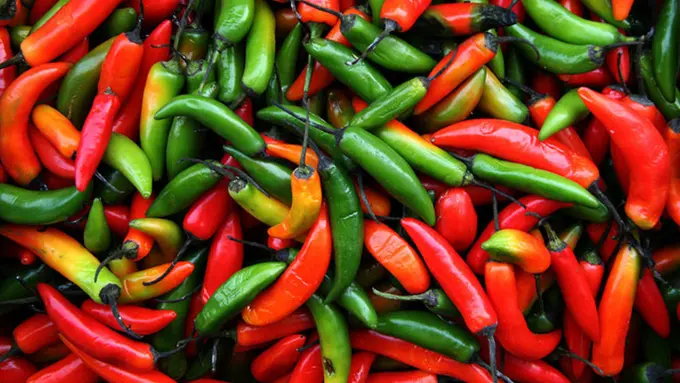 [Bintang] Demi Kesehatan, 4 Zodiak Ini Diminta Menghindari Makanan Pedas!