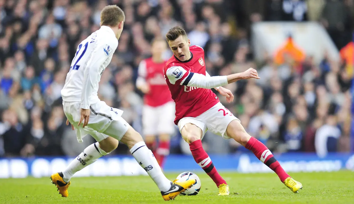 3. Carl Jenkinson - Mantan pemain Charlton Athletic ini sepertinya tidak memiliki masa depan lagi di Arsenal. Dua musim terakhir ia lewati sebagai pemain pinjaman di West Ham United. (AFP/Glyn Kirk)