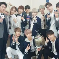 Boyband SEVENTEEN (via Soompi.com)