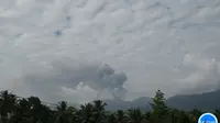 Gunung Dukono Erupsi, Kolom Abu Capai 900 Meter, Wisatawan Dilarang Mendekat ke Kawah Radius 3 Km