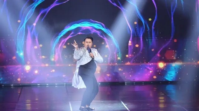 Asep salah satu peserta dari Bandung melantun lagu “Seperti Mati Lampu” dari King Nassar. (Foto: Dok. Istimewa)