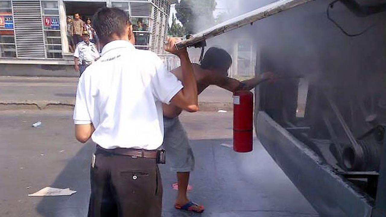 busway-terbakar-13104b.jpg