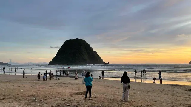 Destinasi wiwsata Pulau Merah yang merupakan destinasi andalan Pemerintah Banyuwangi (Istimewa)