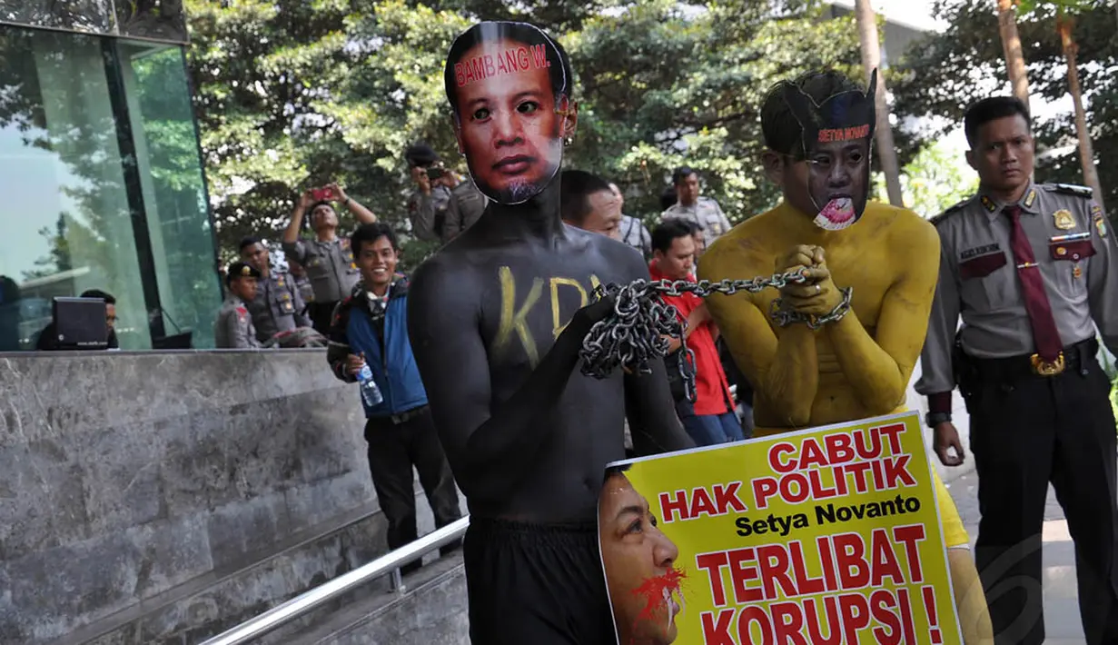 AKRAB mendesak agar KPK mengusut perkara dugaan tindak pidana korupsi yang melibatkan Bendahara Umum Partai Golkar, Setya Novanto, Jakarta, (23/9/14). (Liputan6.com/Miftahul Hayat)
