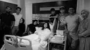 Ryana Dea dan Puadin Redi menikah pada 16 Oktober 2016. Putri pertama pasangan ini lahir di RS Pondok Indah, ini diberinama Qiandra Rynayra Redi. (Instagram/puadinredi)