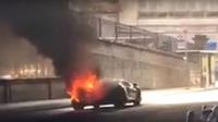 Letupan api dari muffler membuat supercar berlogo banteng ini terbakar.