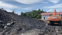 Dinas Lingkungan Hidup dan Kebersihan (DLHK) Kabupaten Berau menyebut tambang batu bara ilegal salah satunya di Jalan Cut Nyak Dien, Kecamatan Teluk Bayur.
