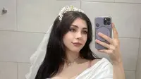 Wanita ini menikahi dirinya sendiri lalu bercerai esok harinya (doc: Instagram.com/sofimaure07)