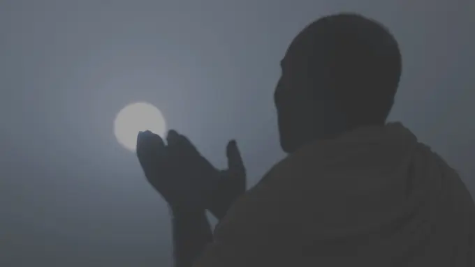 [Bintang] Bikin Kangen Kampung Halaman, Ini Tradisi Malam Nisfu Sya’ban