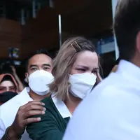 Nia Ramadhani dan Ardi Bakrie sidang Putusan (Budy Santoso/@Kapanlagi.com)