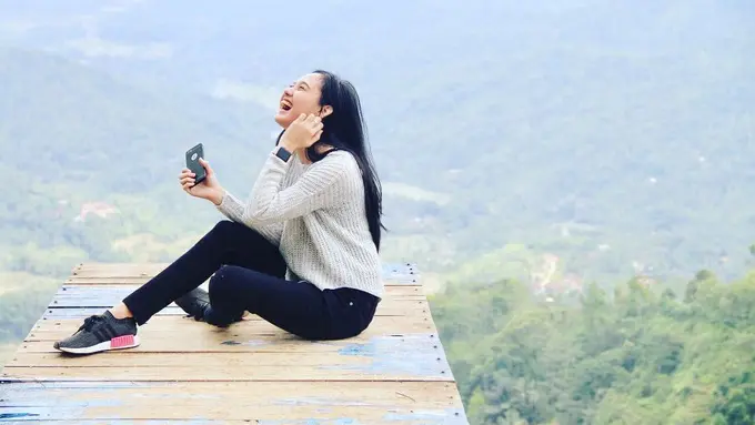 [Bintang] 5 Pesona Meiza Aulia, Istri dari Eza Gionino