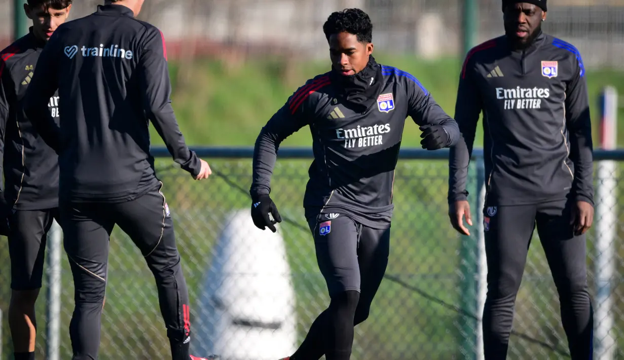 Penyerang berusia 19 tahun itu baru tampil tiga kali di semua ajang bersama Madrid yang kini dilatih Xabi Alonso. (AFP/Olivier Chassignole)