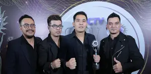 BIAN Gindas memenangkan kategori pertama di acara SCTV Awards 2017 tadi malam.
