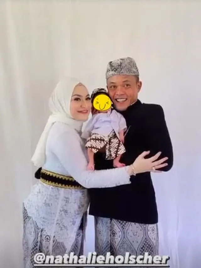 6 Pemotretan Keluarga Sule dan Nathalie Holscher Bareng Baby Adzam, Harmonis