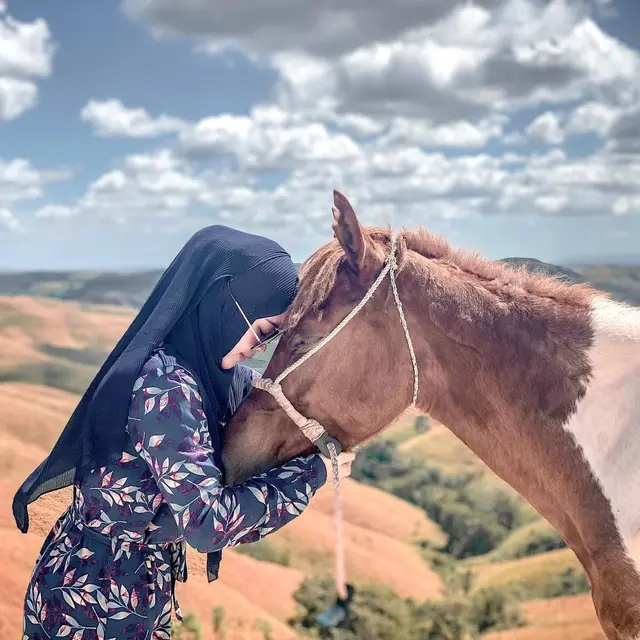 8 Momen Liburan Ria Ricis di Pulau Sumba, Seru Banget