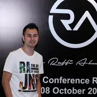 Foto peluncuran RA Jeans Raffi Ahmad dan Nagita Slavina (Yunan Laziale/bintang.com)