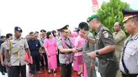 Kapolri Jenderal Polisi Tito Karnavian meresmikan Mapolda Sulawesi Barat. (Liputan6.com/Hanz Jimenez Salim)