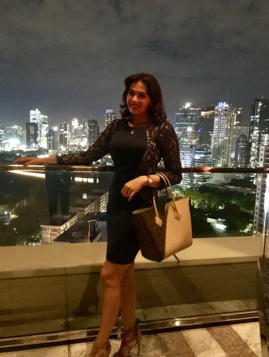 Sebut saja seperti Oh Baby, Pengantin Pantai Biru, dan Cinta Silver. (foto: instagram.com/cathrinewilson)