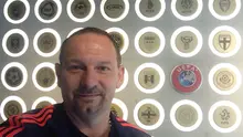 Dejan Antonic bersiap untuk ujian tahap awal di markas UEFA. (Liputan6.com/Istimewa)