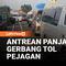 Antrean panjang kendaraan pemudik kembali terjadi di Gerbang Tol Pejagan, Brebes, Jawa Tengah, pada H-5 Lebaran, Senin pagi. Meningkatnya volume kendaraan yang datang dari arah Jakarta dan Jawa Barat membuat arus keluar tol menuju wilayah selatan Jaw...