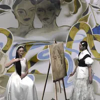 H&M dan Simone Rocha merayakan kolaborasinya dengan pengalaman AR.