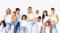 Kartu Natal keluarga Kardashian-Jenner. (Instagram - kimkardashian)