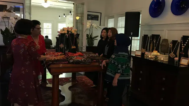 Sambut Imlek Tina Andrean Luncurkan Koleksi Terbarunya