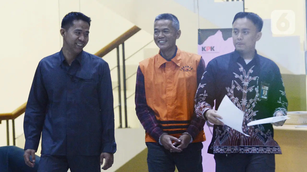 Ekspresi Wahyu Setiawan Usai Kembali Diperiksa KPK