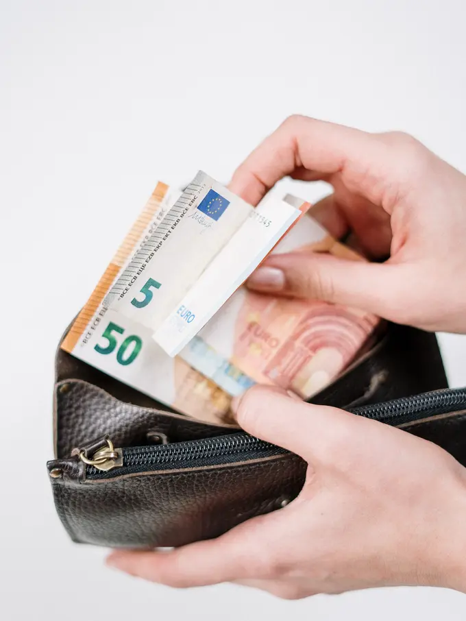 ilustrasi uang sebegai kado lebaran/pexels