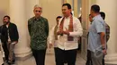 Gubernur DKI Jakarta Basuki T Purnama bersama Presiden Direktur Nestle Indonesia, Rashid Qureshi berjalan sebelum konferensi pers Jakarta International 10k, di Balai Kota, Jumat (22/5/2015). (Liputan6.com/Herman Zakharia)